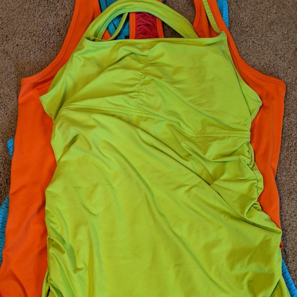 Activewear - Picture 3 of 7